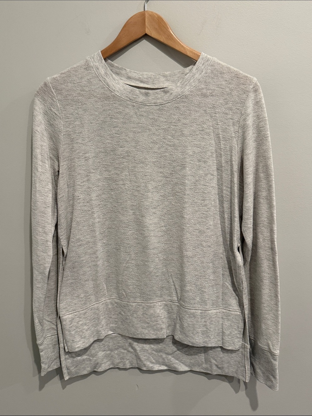 ALO Yoga Light Gray Crewneck Sweater